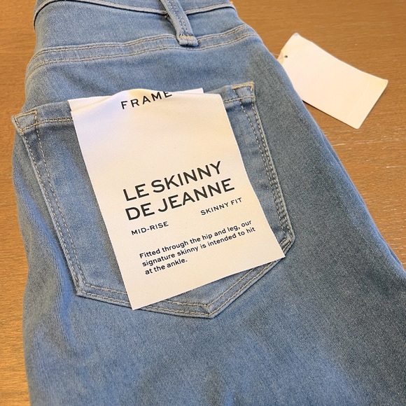 NWT FRAME Jeans - $218 retail 💙 - Picture 1 of 7